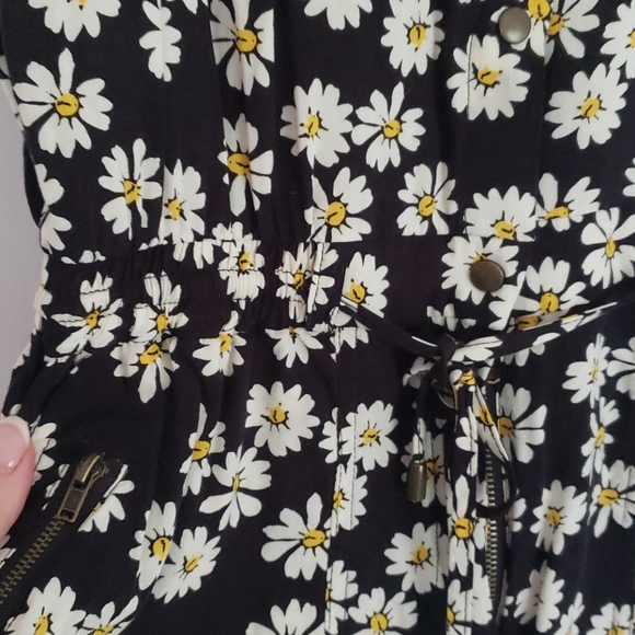 Daisy doll woven romper from forever21 - Picture 5 of 7